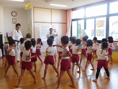 福角保育園空手体験会（2016年11月7日）