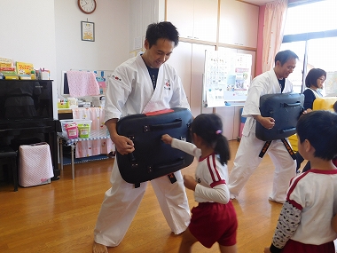 福角保育園空手体験会（2016年11月7日）