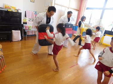 福角保育園空手体験会（2016年11月7日）